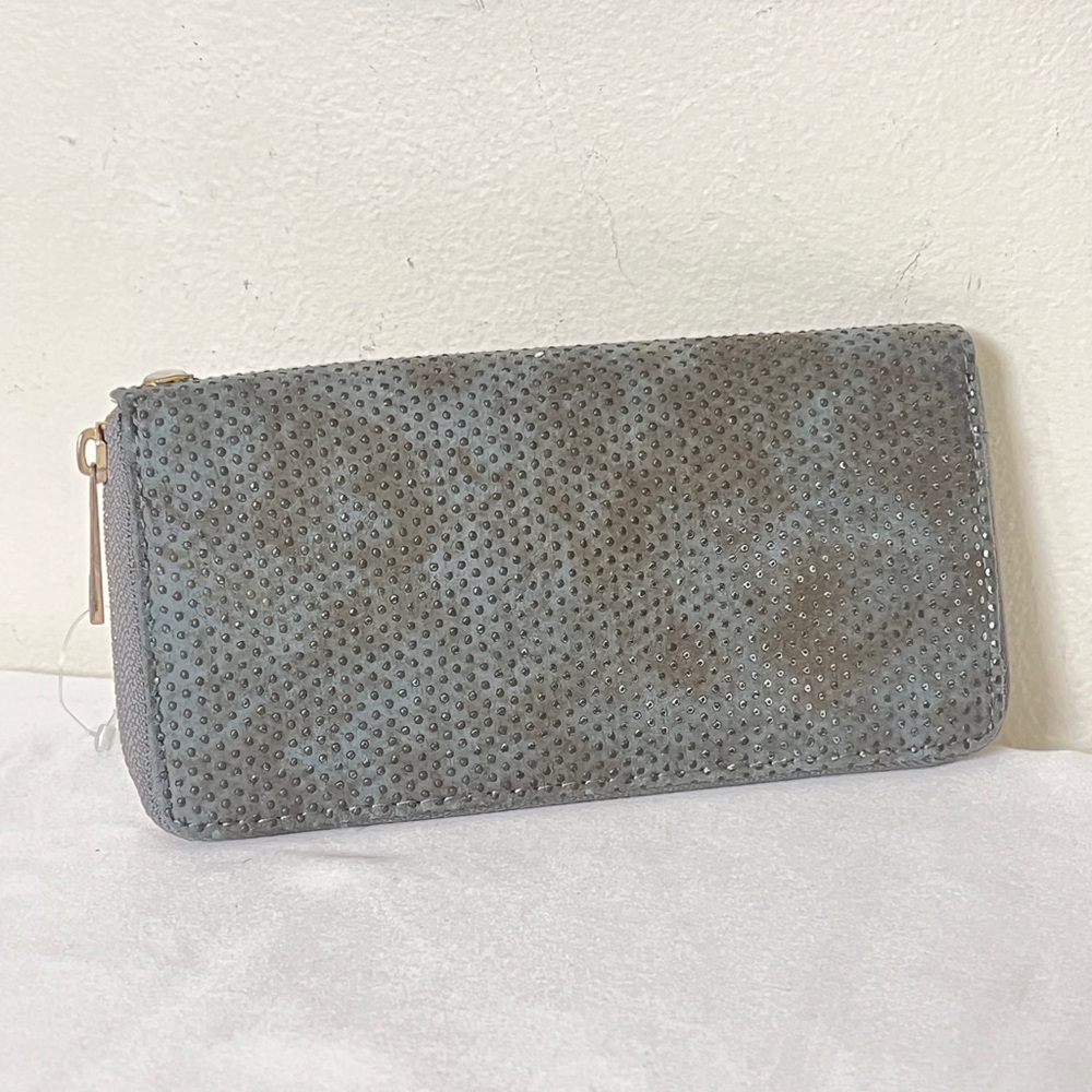 2 Chic Deconstructed  floral Faux Shagreen full Zipper Wallet. Green OS